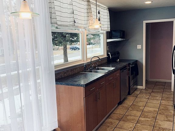 3rd image of 20 Kellwood Dr