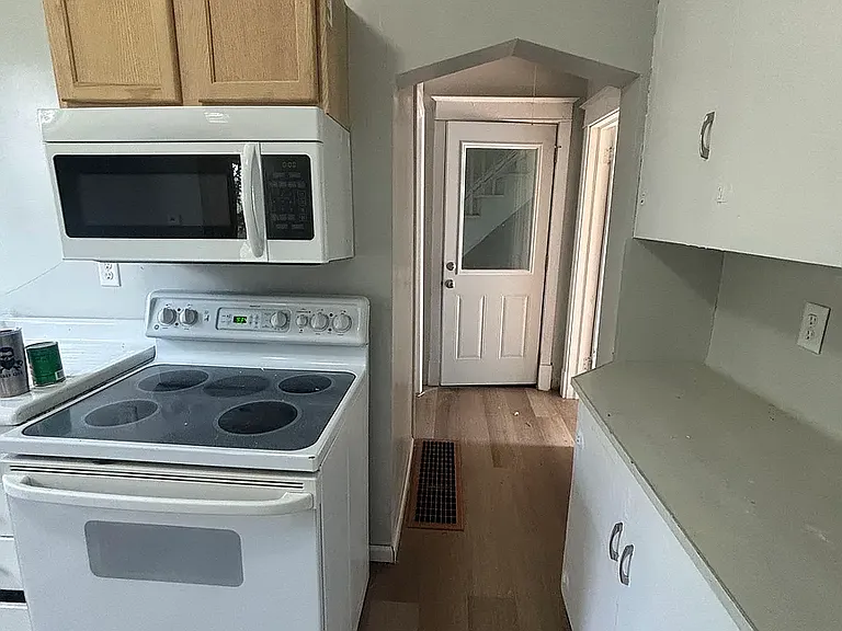 3015 Wellington St — Photo 8