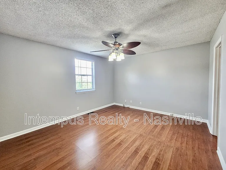 737 Fox Ridge Dr — Photo 9