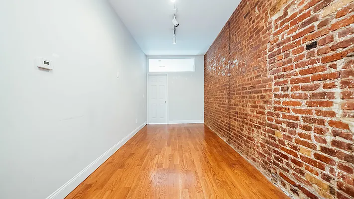 Rented by Compass | media 14