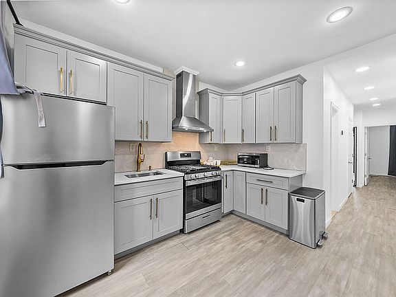4th image of 232 Terrace Ave