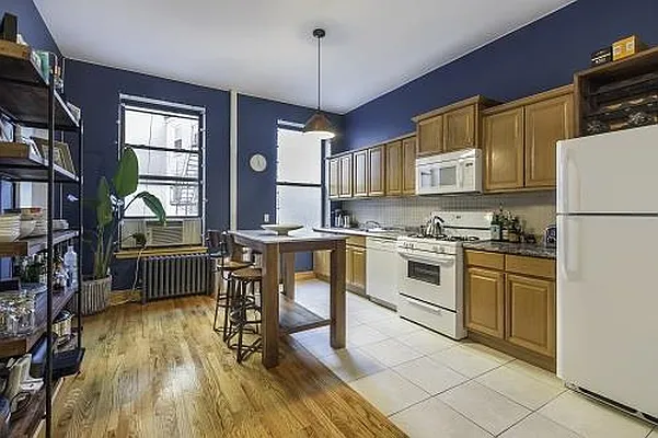 Rented by Triumph Property Group | media 9