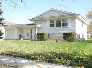 7225 Pierce St, Merrillville, IN 46410