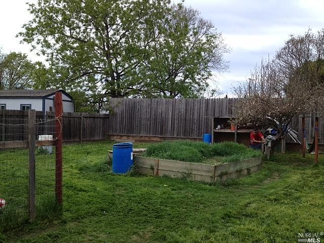 2nd image of 523 Ashwood Dr