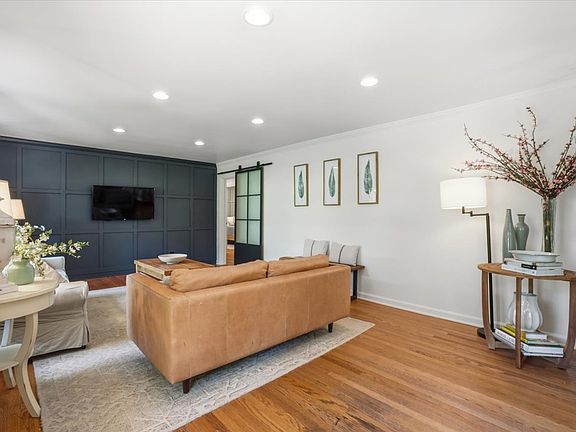 4th image of 1792 Noble Dr NE