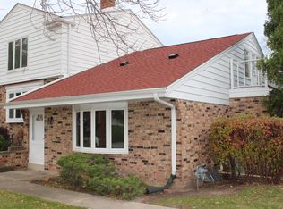 5211 S Camelot Ln #5211, Milwaukee, WI 53221