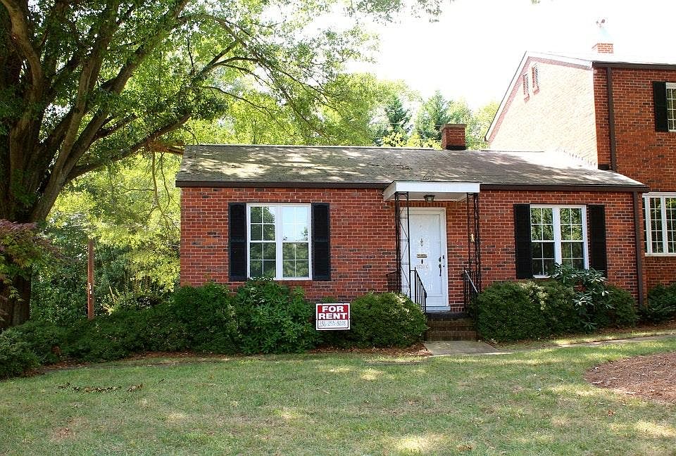 Street View - 1 Story End Unit