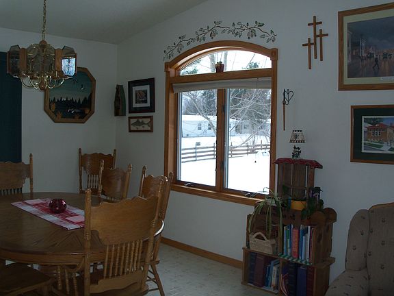 5th image of 912 Alder St