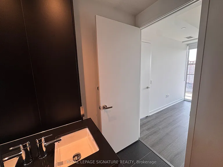 448 Burnhamthorpe Rd W #4601 — Photo 6