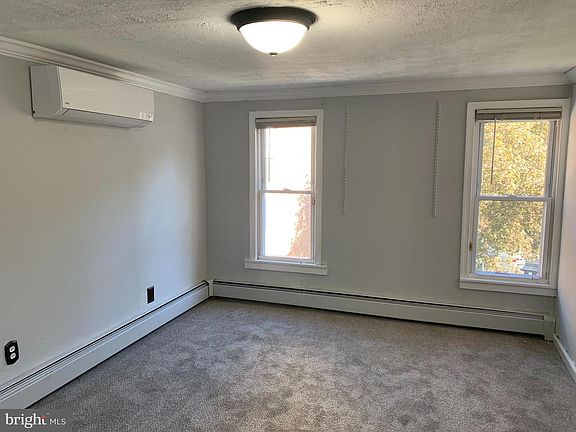 4th image of 342 Lincoln Ave