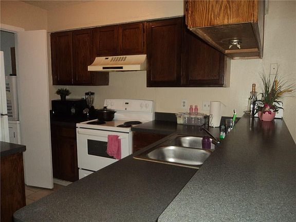 5th image of 1324 Shufford St
