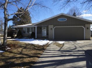 4905 Saxony Ln, Greendale, WI 53129