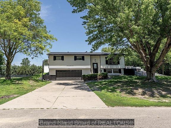 5th image of 4056 David Ave