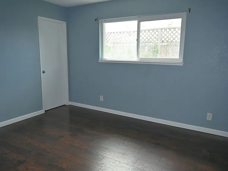 5316 Nelson St — Photo 9
