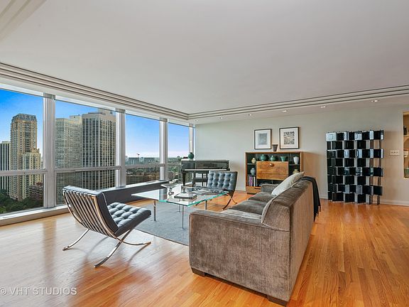 2nd image of 330 W Diversey Pkwy #2707-09