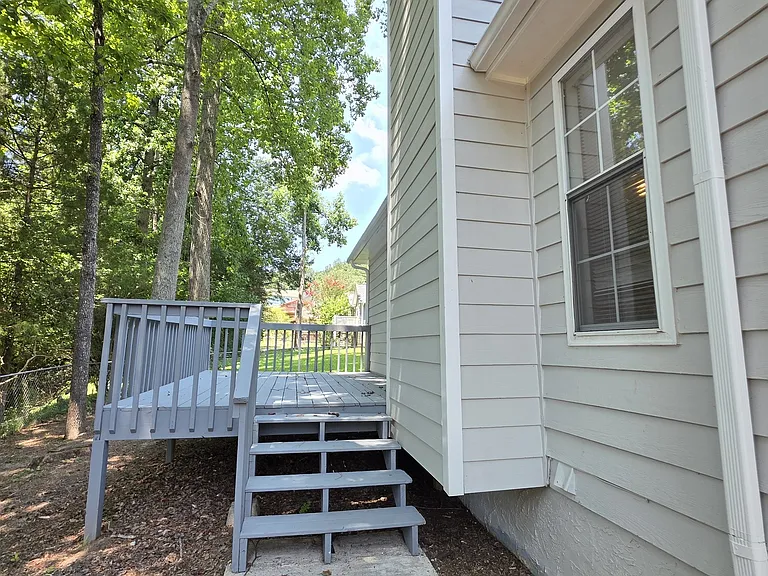 232 Hampton Dr — Photo 6