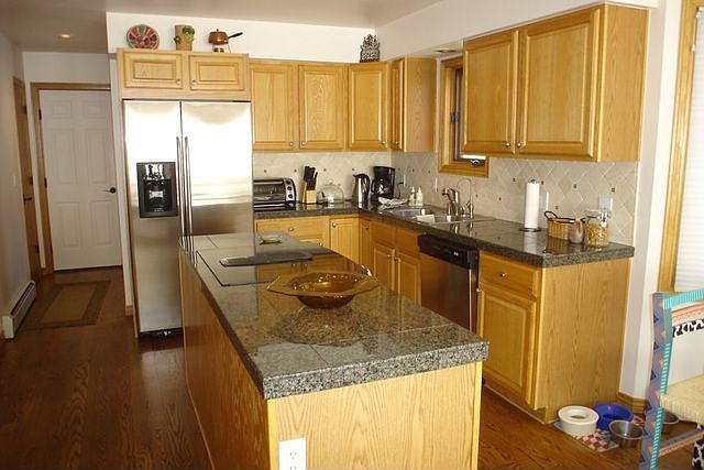 2nd image of 121 Longhorn Rd