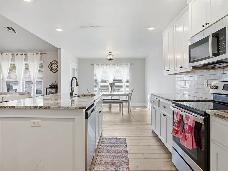 4304 SW Brandon Ln — Photo 10