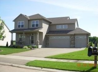 2091 Winterberry Ln, Shakopee, MN 55379