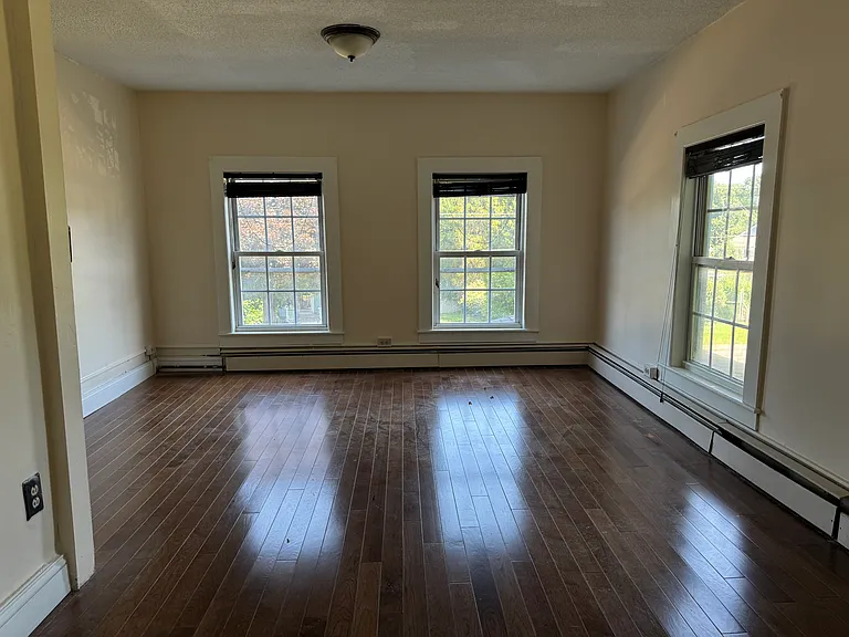 41-43 Pleasant St #43 — Photo 7