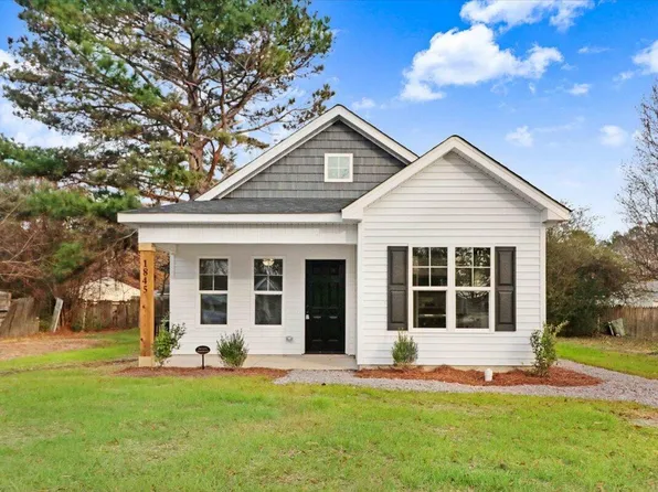 145 E Jay St, Coats, NC 27521