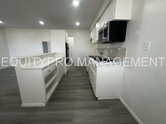 3rd image of 7252 Newlin Ave #5