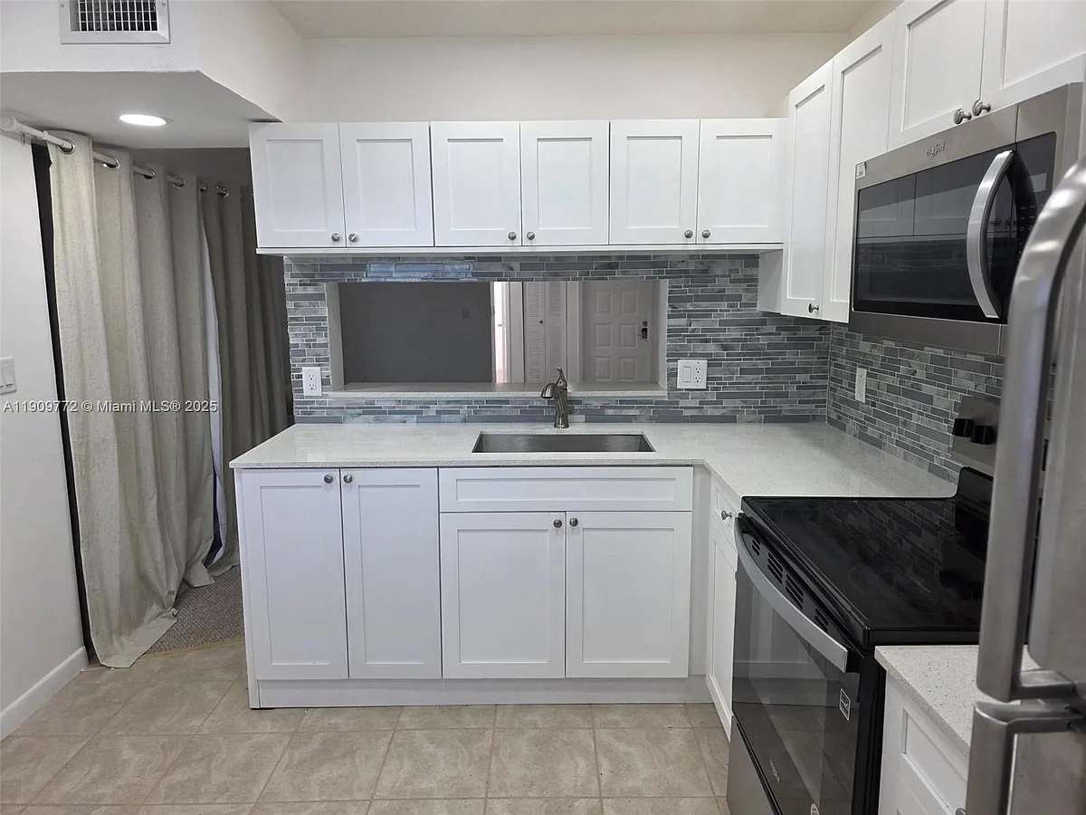 Building Photo - 1500 Jefferson Dr #1500L