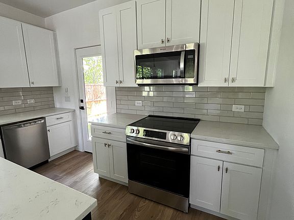 2nd image of 309 W Cedar St