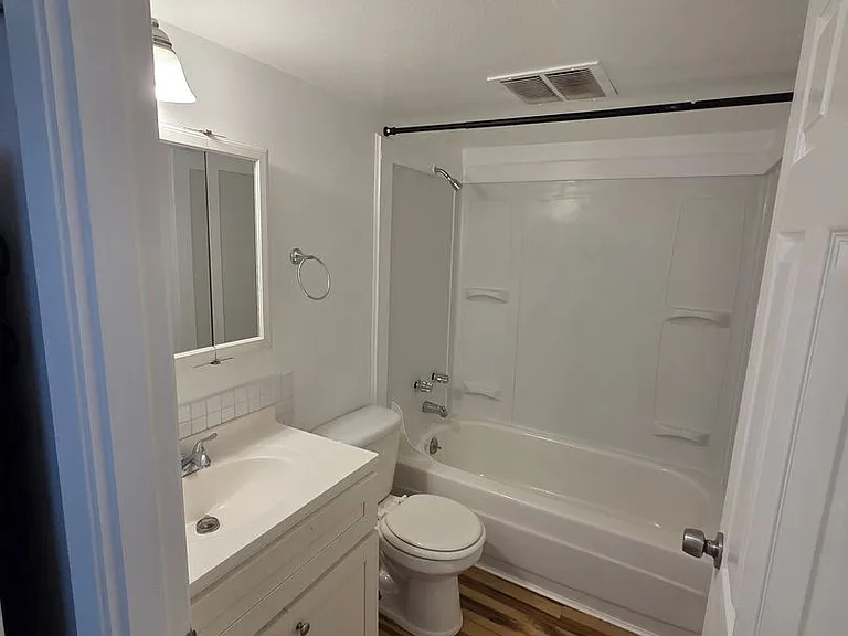 301 N I St — Photo 10