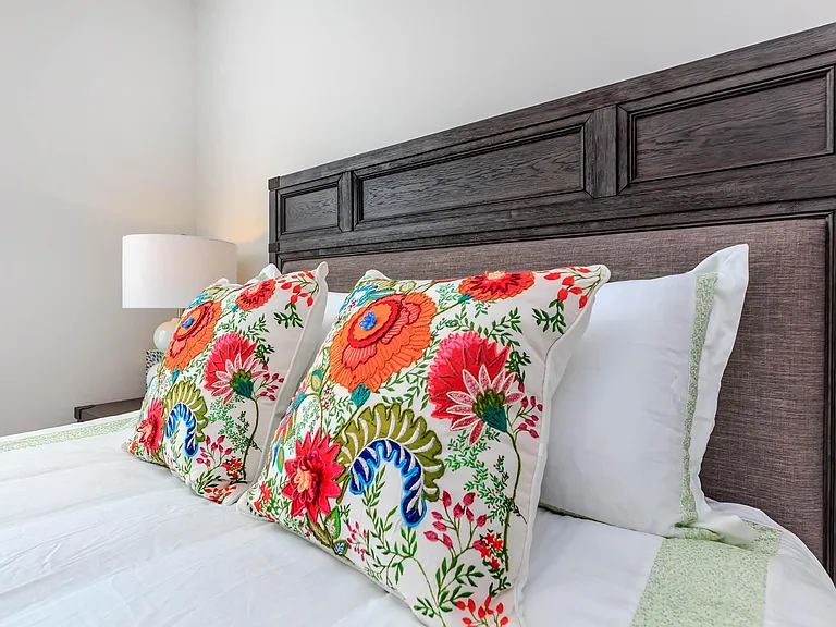 COMFORTABLE BEDROOM