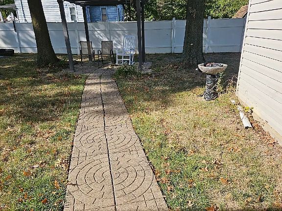 3rd image of 4095 Woodward Ave