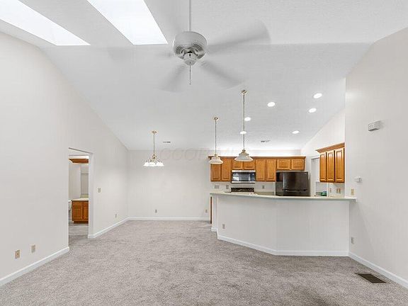 5th image of 14 Stone House Pl
