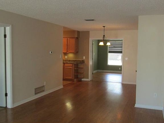 2nd image of 7422 Grand Ave