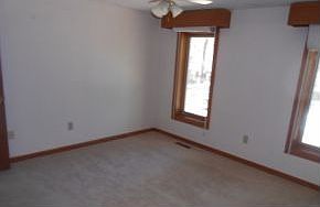 5th image of 48 Wellesley Dr