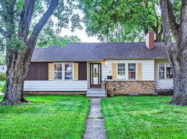 4404 Brunswick Ave N, Crystal, MN 55422