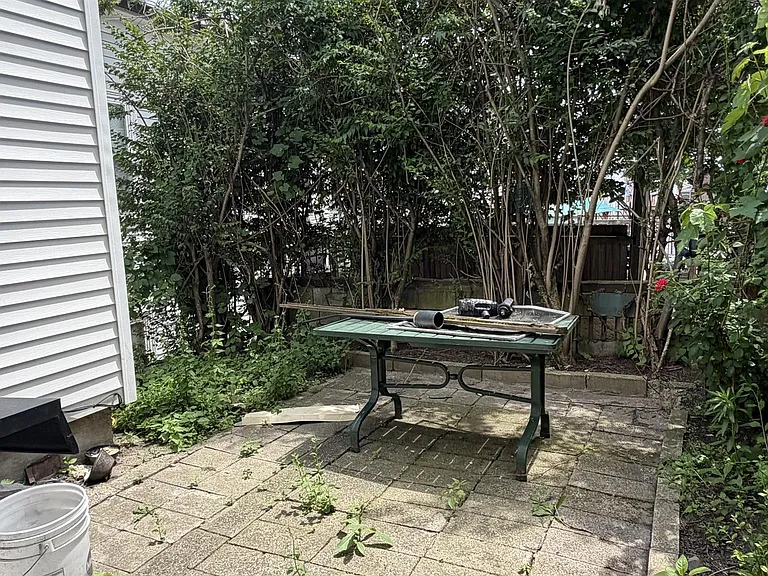 374 McGrath Hwy — Photo 10
