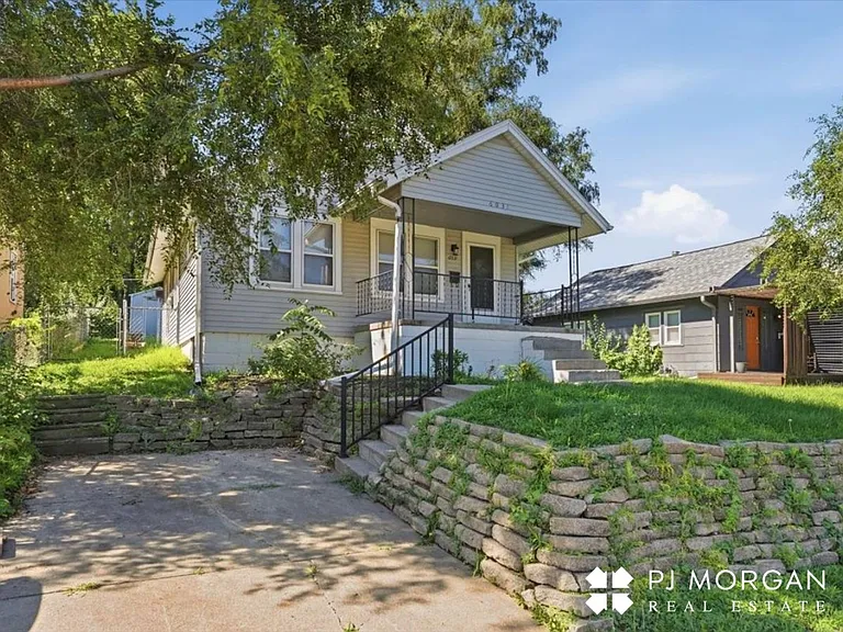 6031 Pine St — Photo 2