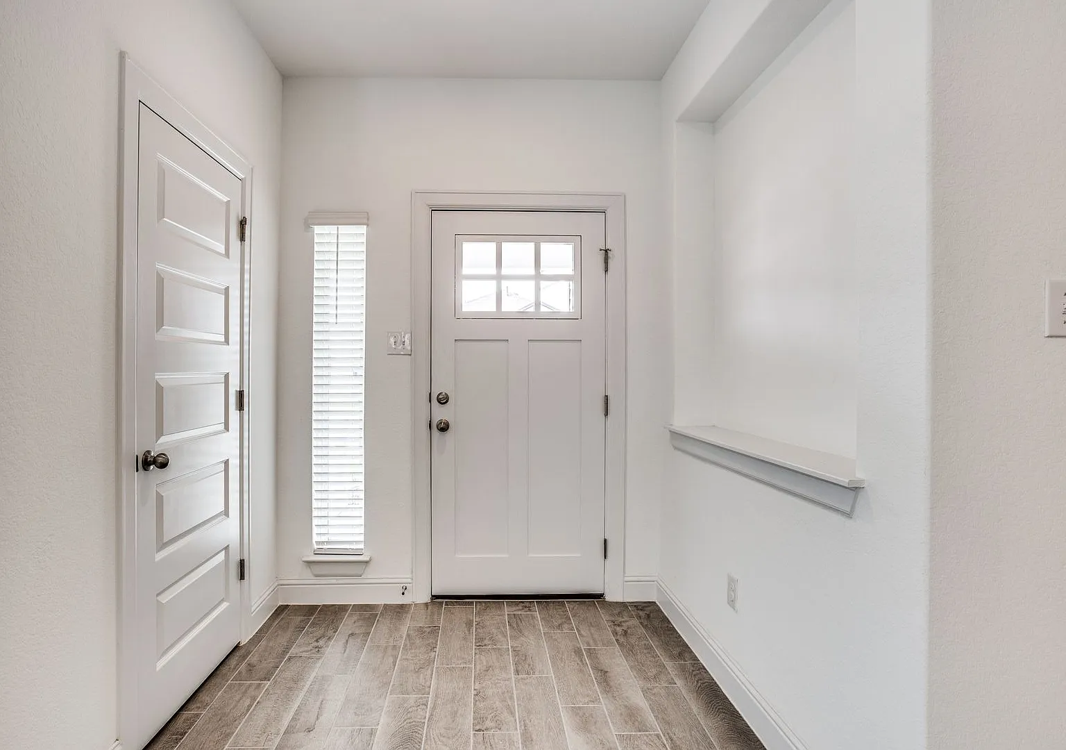 Super cute cottage home in Cloverleaf - Southeast Austin - Equipped for Fast EV Charging! — Photo 3