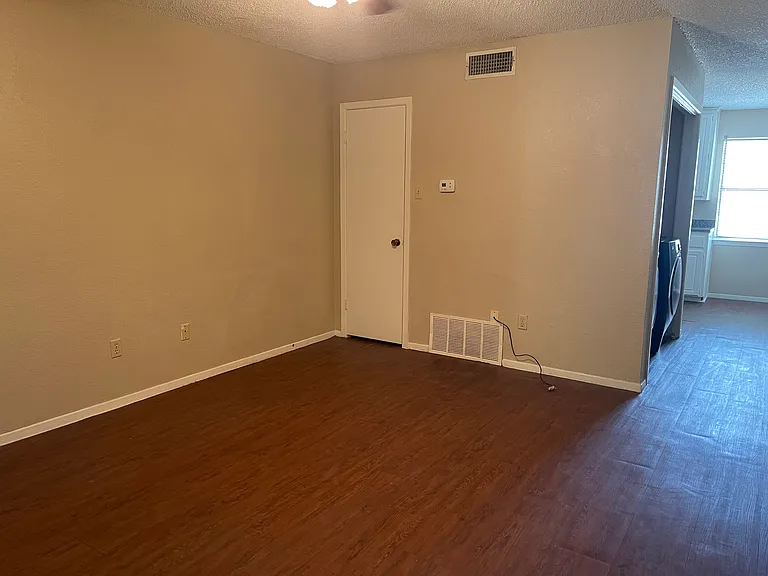 1226 Baylor Ave #121 — Photo 4