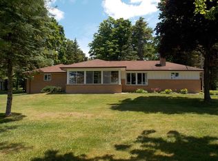 6833 Orchard Beach Dr, Cheboygan, MI 49721