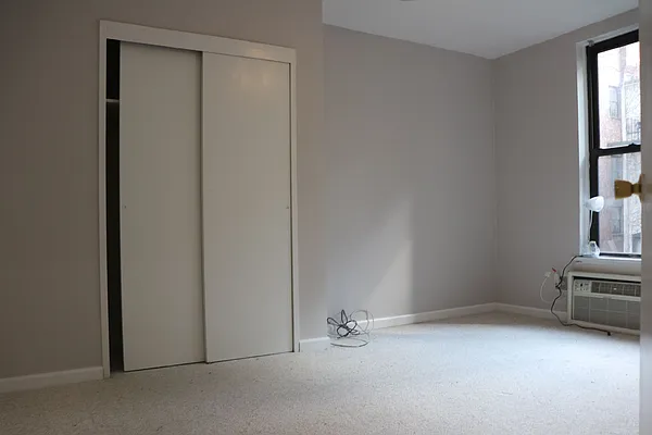 Rented by REMAX Elite | media 8