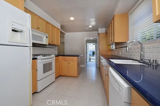 4423 Ethel Ave — Photo 9