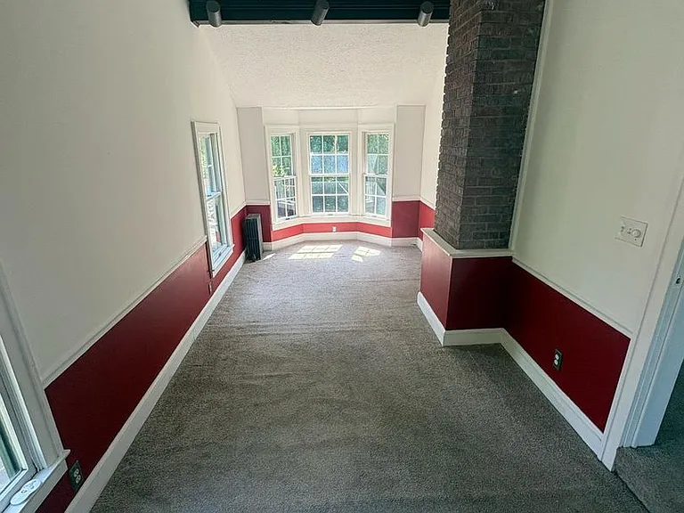 2561 S Taylor Rd — Photo 16
