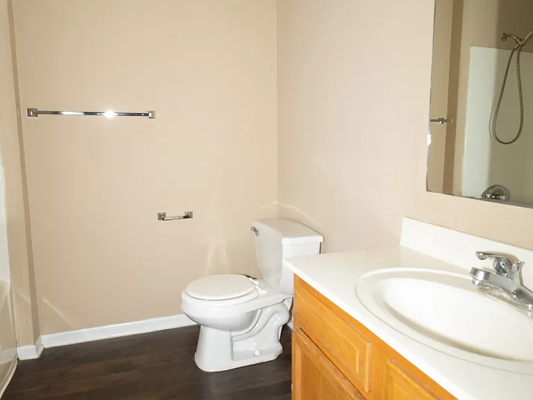Avery Place Apartments — Photo 5