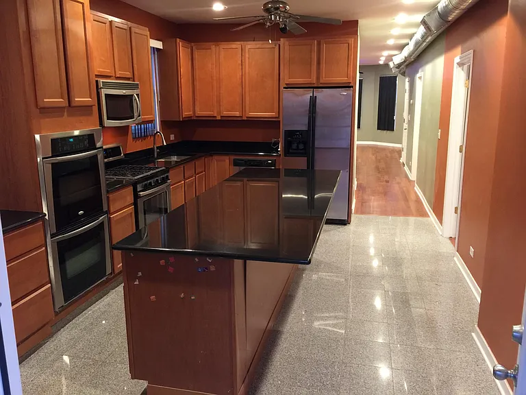 2035 N Avers Ave #2 — Photo 20