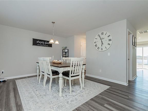 5th image of 221 Estelle Dr