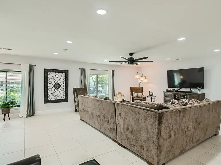 1905 Greenbrook Dr — Photo 16
