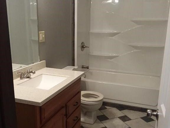 Janice st bathroom