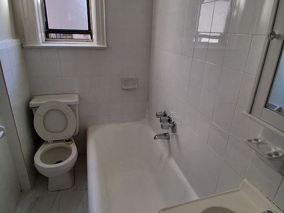 2nd image of 438 52nd St #B10
