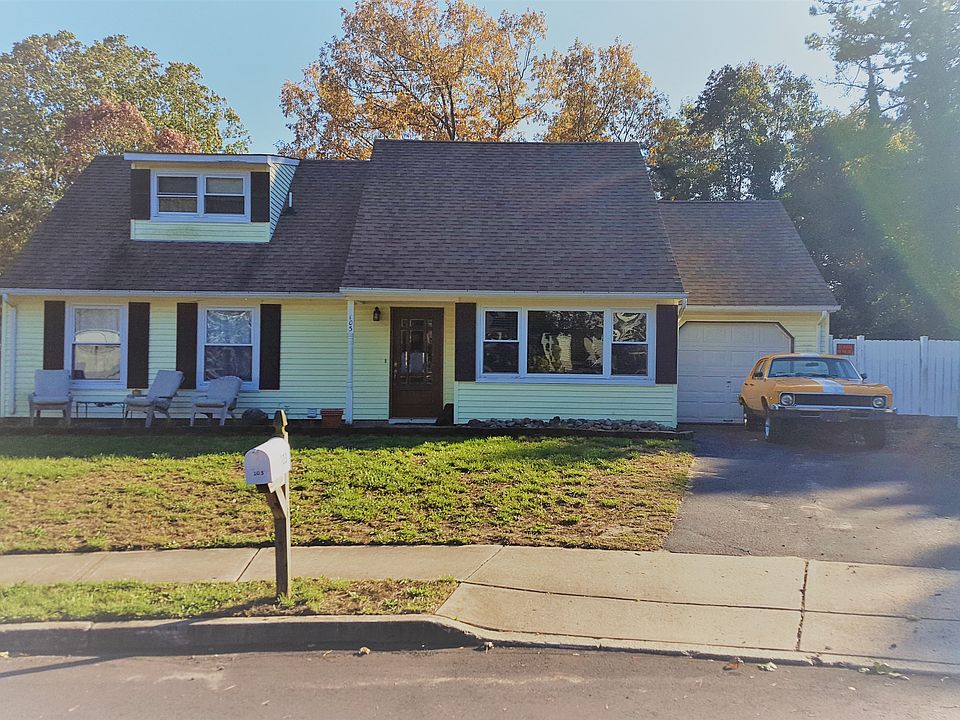 1st image of 103 Cayuga Ct